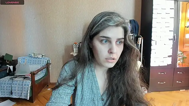 Snapshot of _Roselina_ chatting on 06/15/26, 09:20 Roselina online show from 06/15/26, 09:20