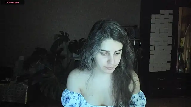 Snapshot of _Roselina_ chatting on 07/21/26, 06:53 Roselina online show from 07/21/26, 06:53