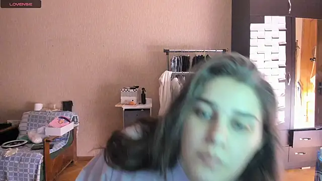 Snapshot of _Roselina_ chatting on 07/03/26, 05:52 Roselina online show from 07/03/26, 05:52