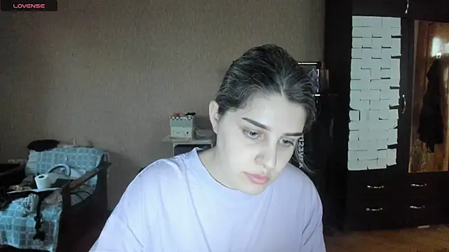 Snapshot of _Roselina_ chatting on 06/28/26, 04:46 Roselina online show from 06/28/26, 04:46