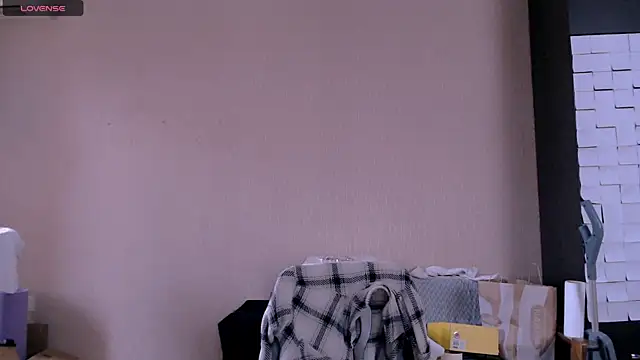  Roselina  online show from 12/04/25, 07:29