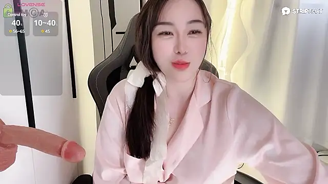 Snapshot of Alano-01 chatting on 03/16/25, 10:11 Alano-01 online show from 03/16/25, 10:11