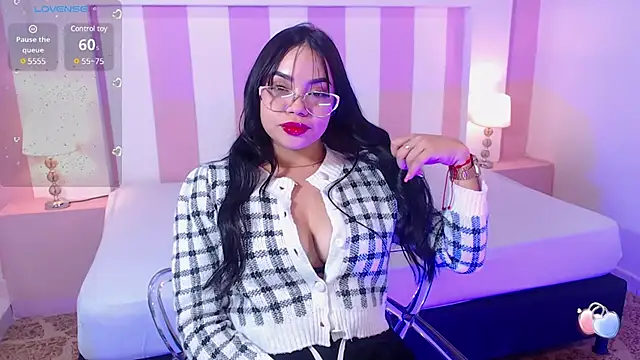 Snapshot of ThaliaCox1 chatting on 01/19/25, 04:12 ThaliaCox1 online show from 01/19/25, 04:12