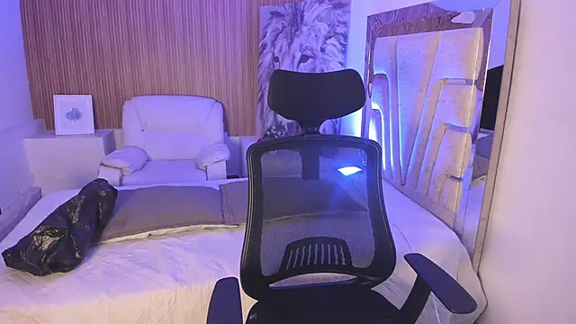 MattThompsonn online show from 11/25/25, 09:04