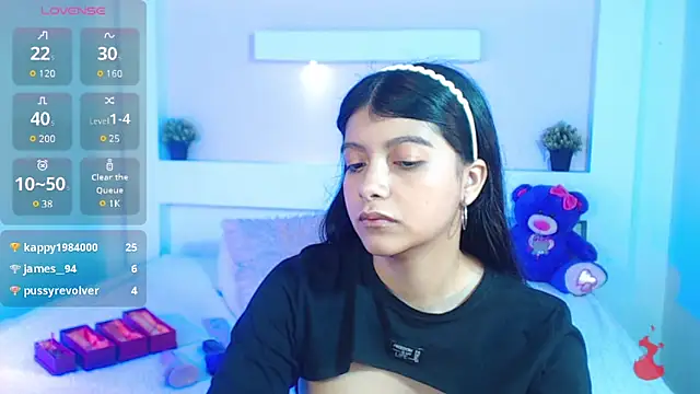 Snapshot of IslaBlaze chatting on 03/13/25, 03:39 IslaBlaze online show from 03/13/25, 03:39