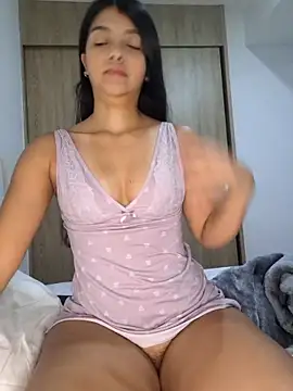 Snapshot of IslaBlaze chatting on 10/21/25, 09:30 IslaBlaze online show from 10/21/25, 09:30