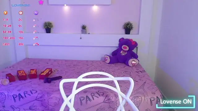 Snapshot of IslaBlaze chatting on 03/06/25, 11:58 IslaBlaze online show from 03/06/25, 11:58