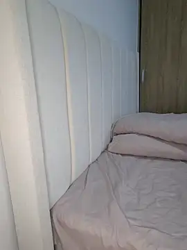 Snapshot of IslaBlaze chatting on 12/04/25, 01:37 IslaBlaze online show from 12/04/25, 01:37