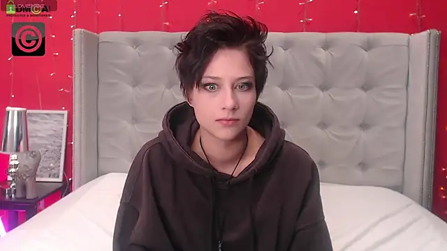 Snapshot of via_mayer_ chatting on 09/12/25, 08:52 via mayer online show from 09/12/25, 08:52