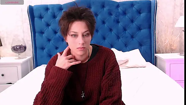 Snapshot of via_mayer_ chatting on 09/20/25, 01:38 via mayer online show from 09/20/25, 01:38