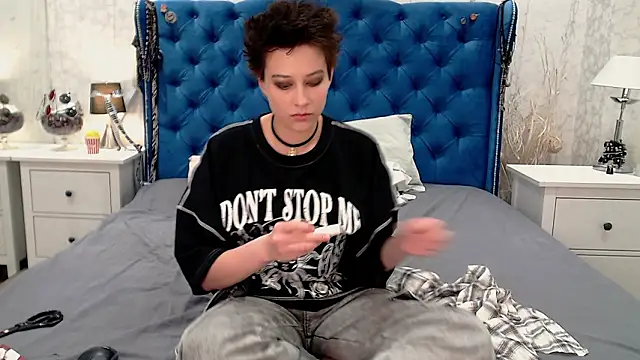 via mayer  online show from 03/03/26, 08:49