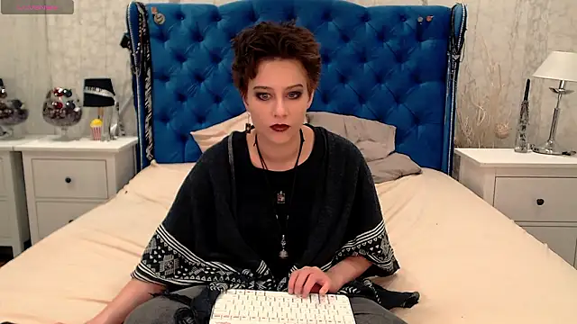 Snapshot of via_mayer_ chatting on 02/12/26, 09:47 via mayer online show from 02/12/26, 09:47