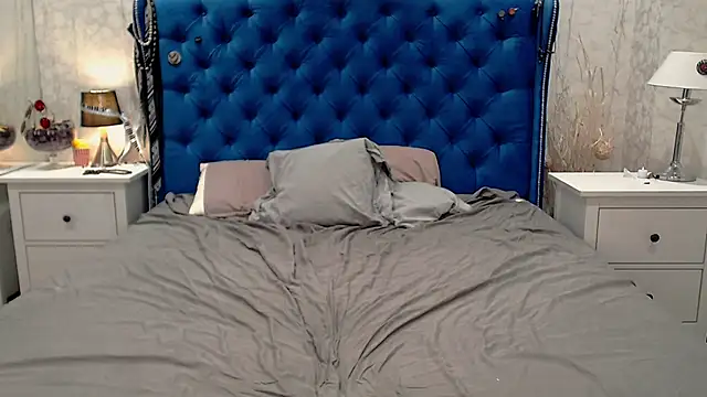 Snapshot of via_mayer_ chatting on 01/06/26, 12:14 via mayer online show from 01/06/26, 12:14