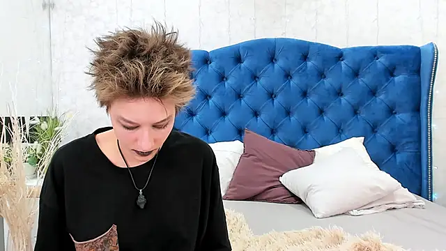 Snapshot of via_mayer_ chatting on 03/14/25, 05:24 via mayer online show from 03/14/25, 05:24