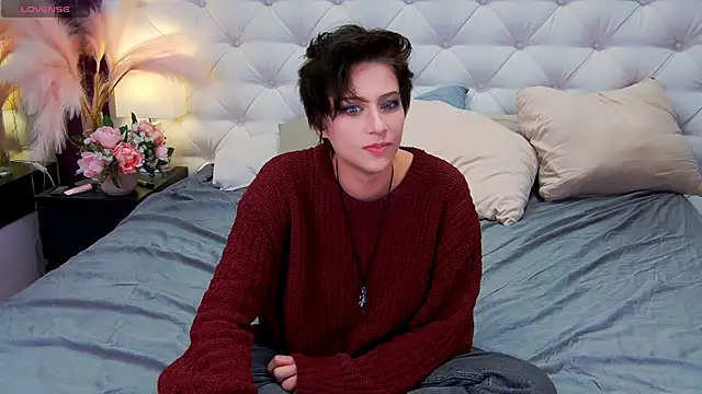 Snapshot of via_mayer_ chatting on 09/26/25, 01:23 via mayer online show from 09/26/25, 01:23