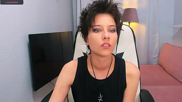 Snapshot of via_mayer_ chatting on 09/11/25, 09:04 via mayer online show from 09/11/25, 09:04