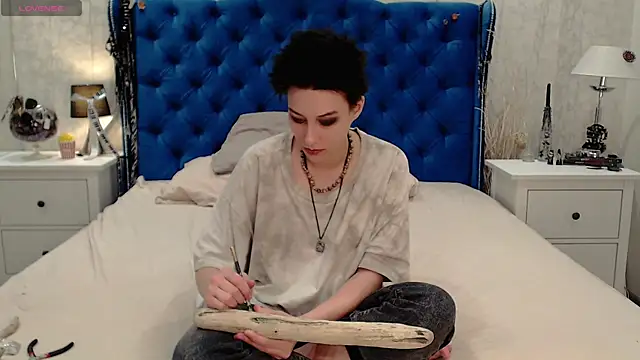 via mayer  online show from 04/16/26, 09:39