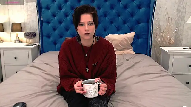 Snapshot of via_mayer_ chatting on 11/06/25, 07:23 via mayer online show from 11/06/25, 07:23