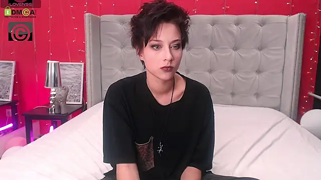 Snapshot of via_mayer_ chatting on 09/13/25, 10:21 via mayer online show from 09/13/25, 10:21