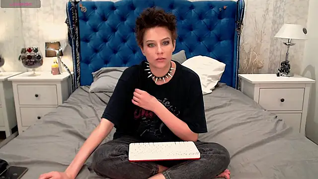 via mayer  online show from 03/11/26, 06:07