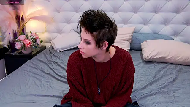 Snapshot of via_mayer_ chatting on 09/24/25, 09:32 via mayer online show from 09/24/25, 09:32