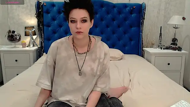 via mayer  online show from 04/16/26, 09:04