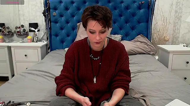 Snapshot of via_mayer_ chatting on 01/19/26, 09:35 via mayer online show from 01/19/26, 09:35