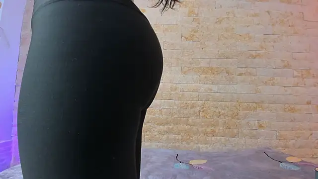 Snapshot of pocahontas_pow chatting on 11/26/25, 11:54 pocahontas pow online show from 11/26/25, 11:54