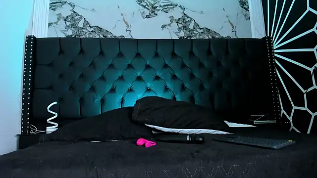 EthaanCox online show from 02/02/26, 09:14