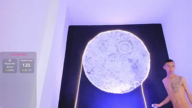 EthaanCox online show from 11/18/25, 09:07