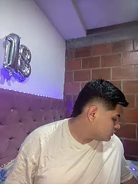 HOT BOY 18  online show from 01/16/25, 03:23