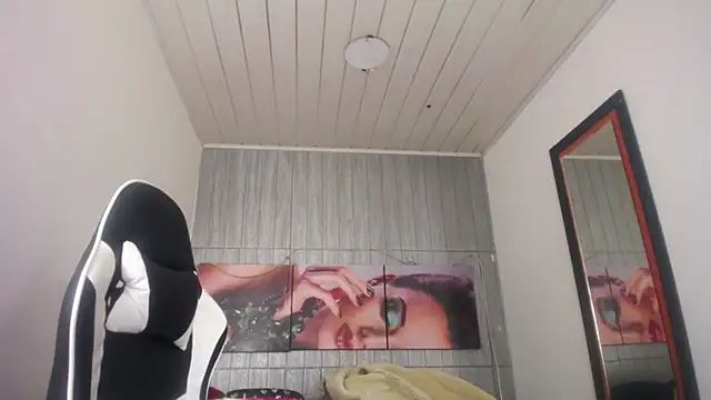 Miss sparkle00 online show from 11/08/25, 04:16