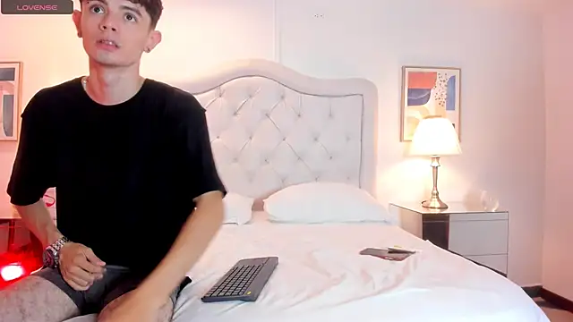 connor and angel online show from 02/19/25, 08:20