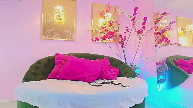 Snapshot of scarlette69 chatting on 02/21/26, 07:27 scarlette69 online show from 02/21/26, 07:27