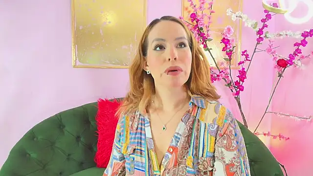 Snapshot of scarlette69 chatting on 12/04/25, 07:46 scarlette69 online show from 12/04/25, 07:46