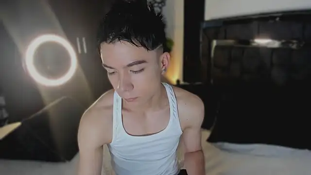 alanblack1 online show from 03/30/26, 07:54