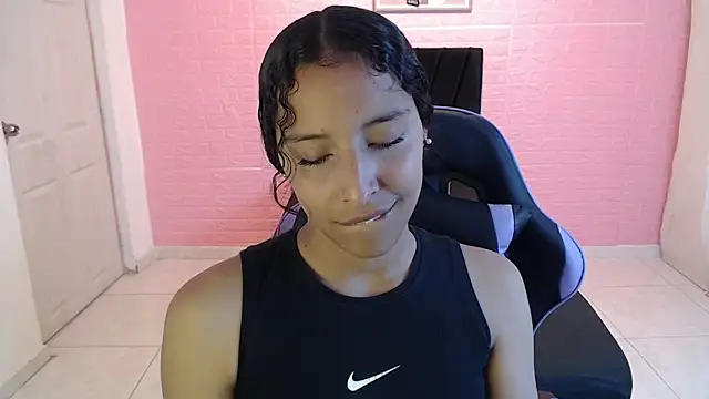 DULCE1609 online show from 12/22/25, 10:43