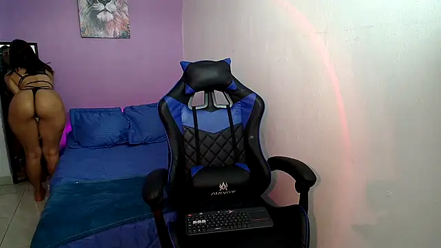 alana lara online show from 10/25/25, 04:44