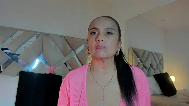 Snapshot of raquell_moore chatting on 03/22/25, 07:09 raquell moore online show from 03/22/25, 07:09