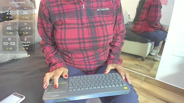 raquell moore online show from 01/17/26, 02:42