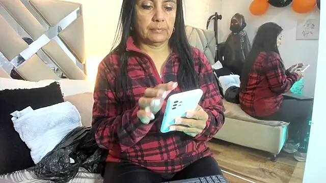 raquell moore online show from 10/29/25, 11:53