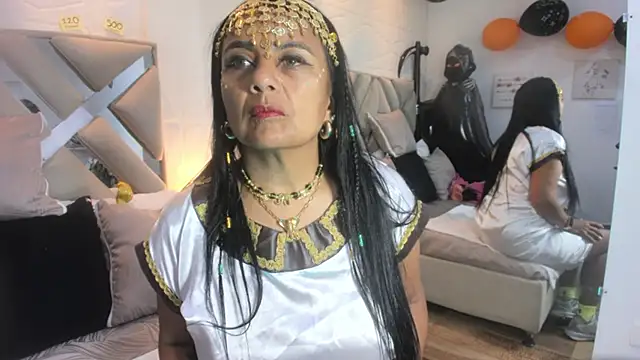 raquell moore online show from 10/31/25, 11:51