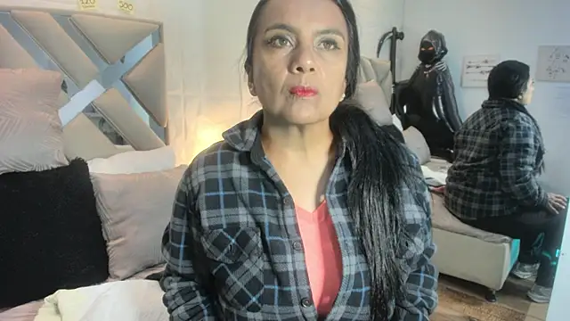 raquell moore online show from 11/06/25, 11:47