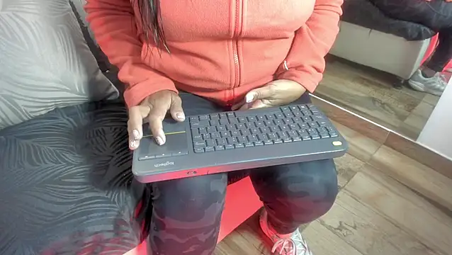 raquell moore online show from 02/09/26, 12:47