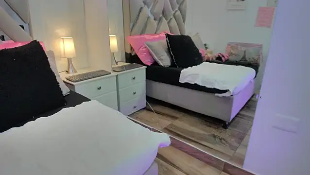 raquell moore online show from 02/07/26, 04:04