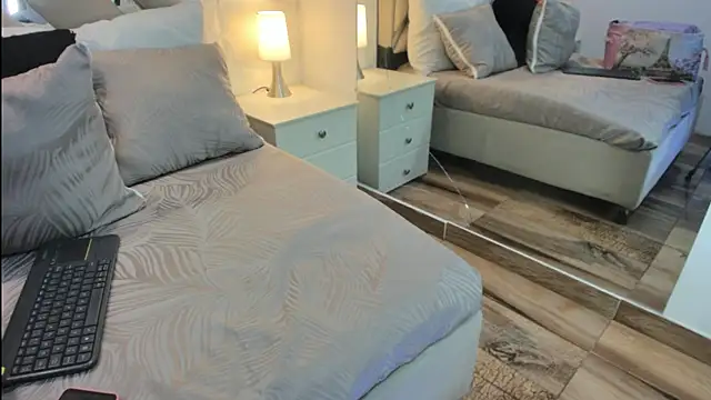 raquell moore online show from 03/09/26, 12:20