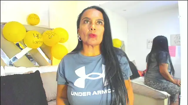 raquell moore online show from 12/17/25, 04:34