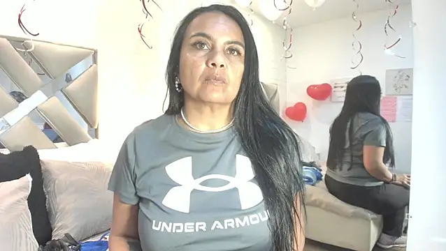 raquell moore online show from 02/17/26, 01:19