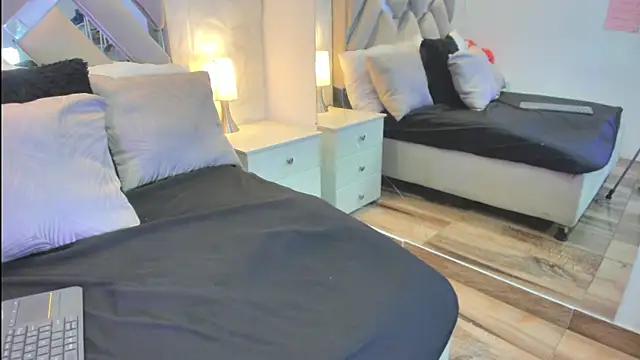 raquell moore online show from 04/14/26, 12:10