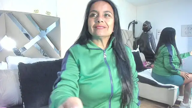 raquell moore online show from 11/11/25, 12:11